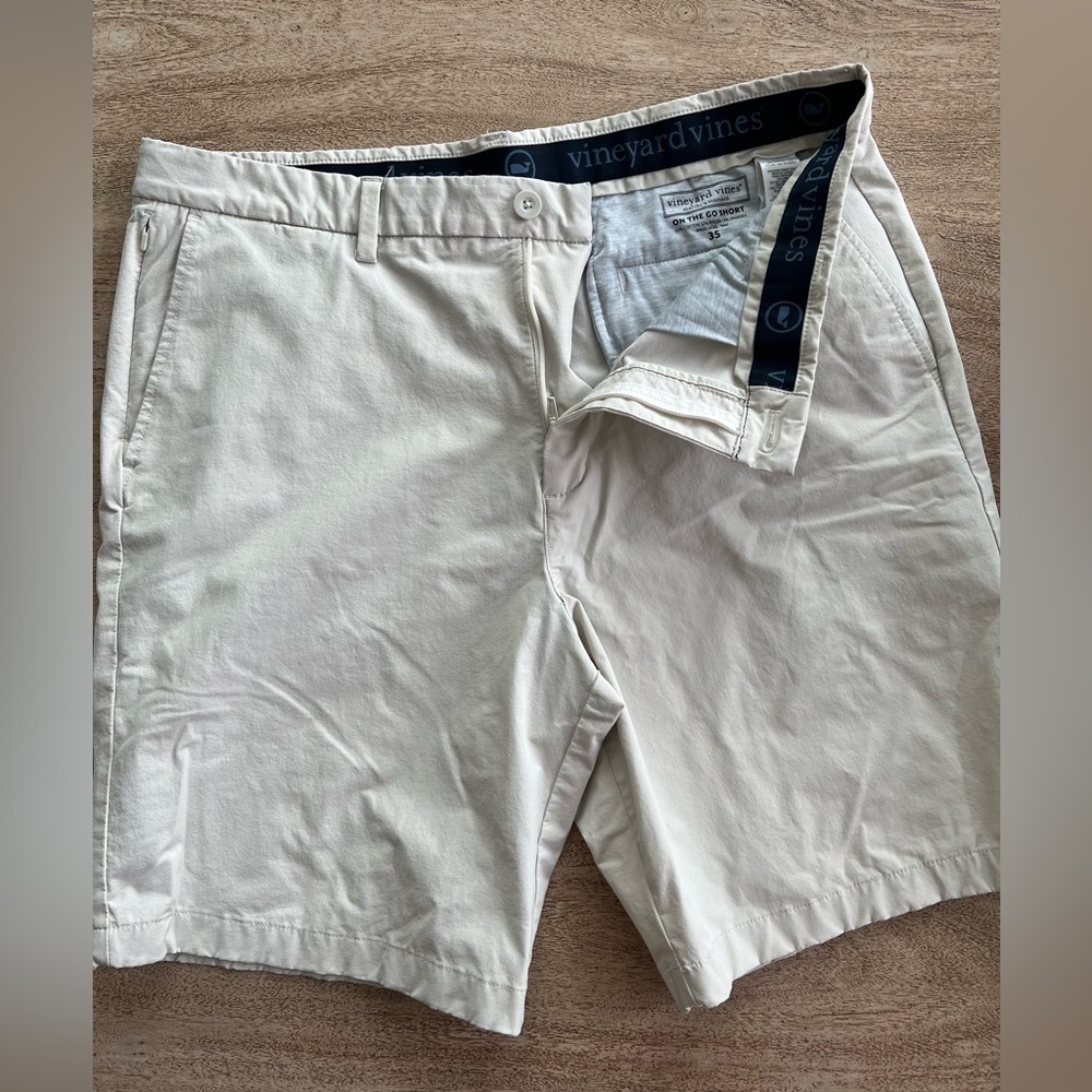 Vineyard Vines Men’s On The Go Shorts